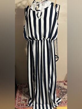 size medium womens long white blue striped long casual wear dress maxi sun